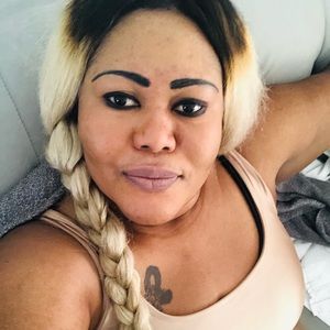 Meet your Posher, Romulda